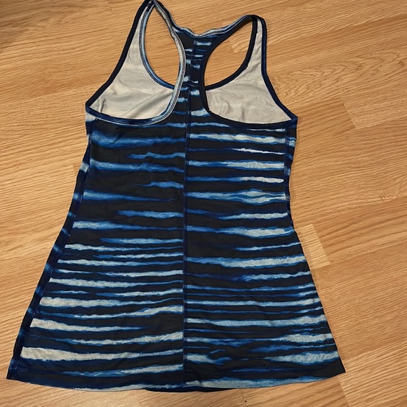 Two Nike Women’s tank tops size small - Dri-fit blue - Picture 8 of 8